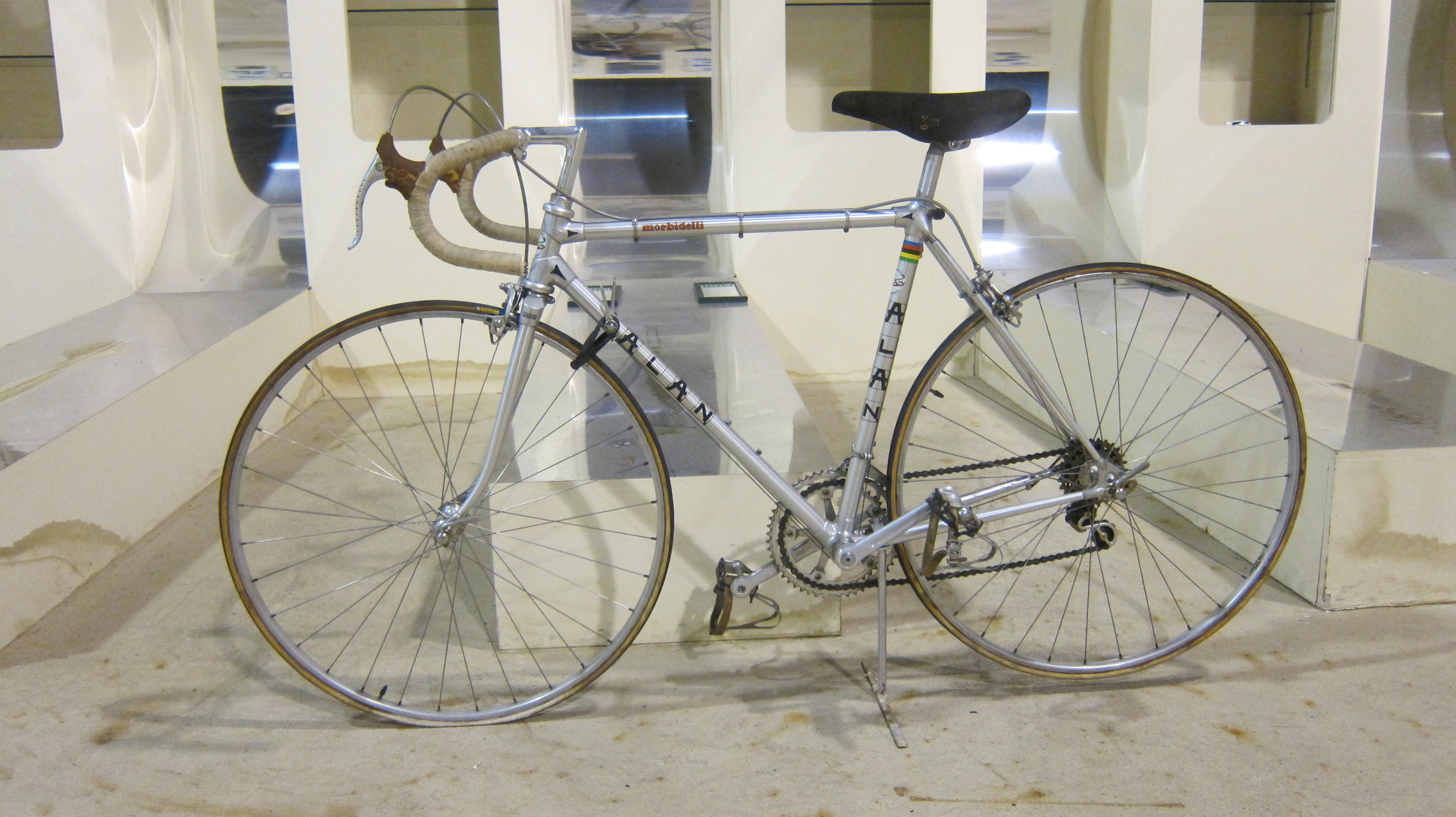 An Alan aluminium framed bicycle