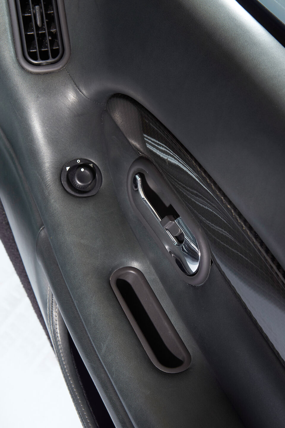 2004 Aston Martin DB7 Zagato Chassis no. SCFAE12323K700082