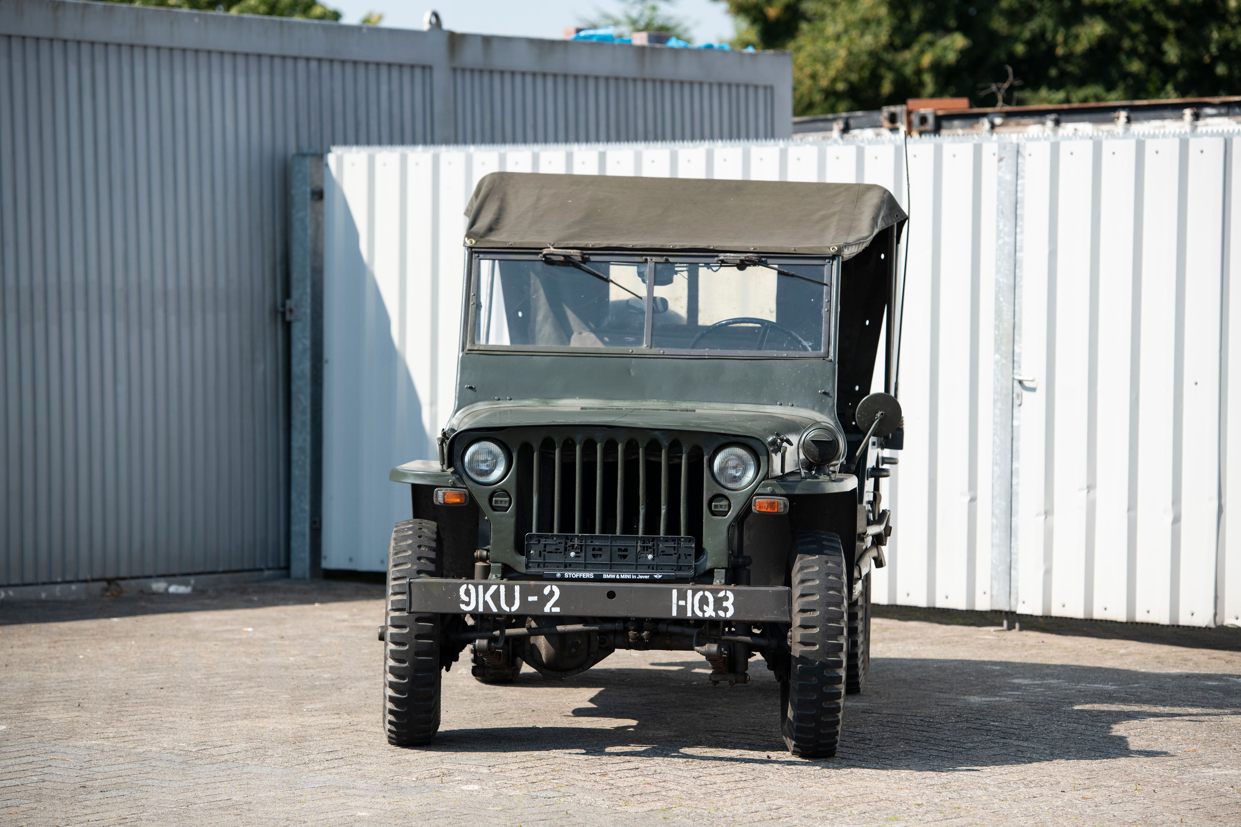 Willys Jeep hotchkiss DYNAMO 24V - - voor de militaire hobby