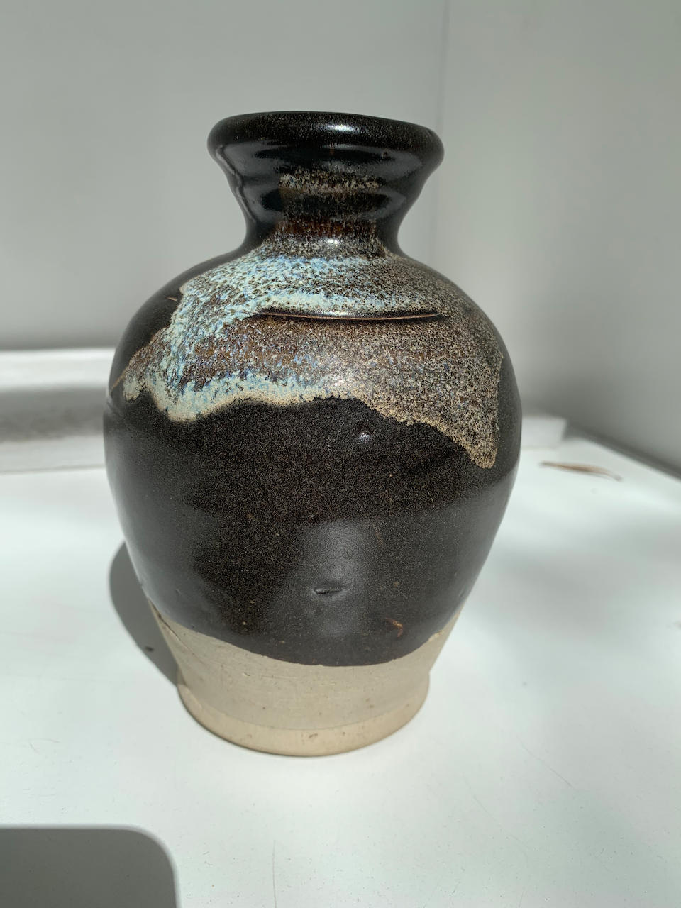 Bonhams : A shanxi black-glaze vase with splashed design Tang dynasty