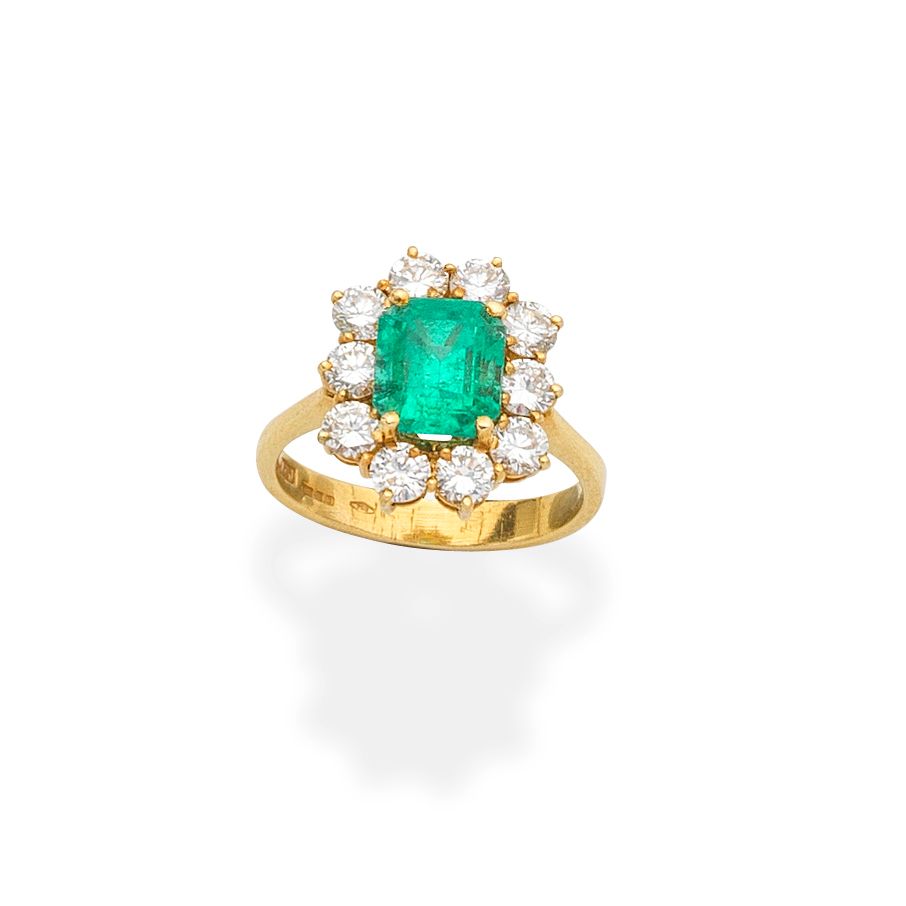 EMERALD AND DIAMOND CLUSTER RING