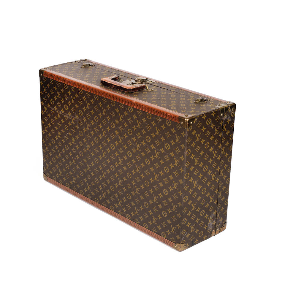 Sold at Auction: Louis Vuitton, Louis Vuitton Monogram Trunk Boite Flacons  Beauty Vanity Case Vintage