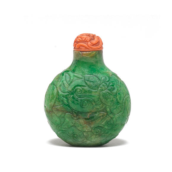 Bonhams : A fine white jade snuff bottle 18th century (2)
