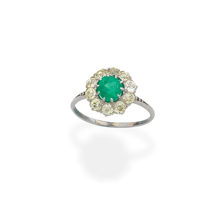 EMERALD AND DIAMOND CLUSTER RING