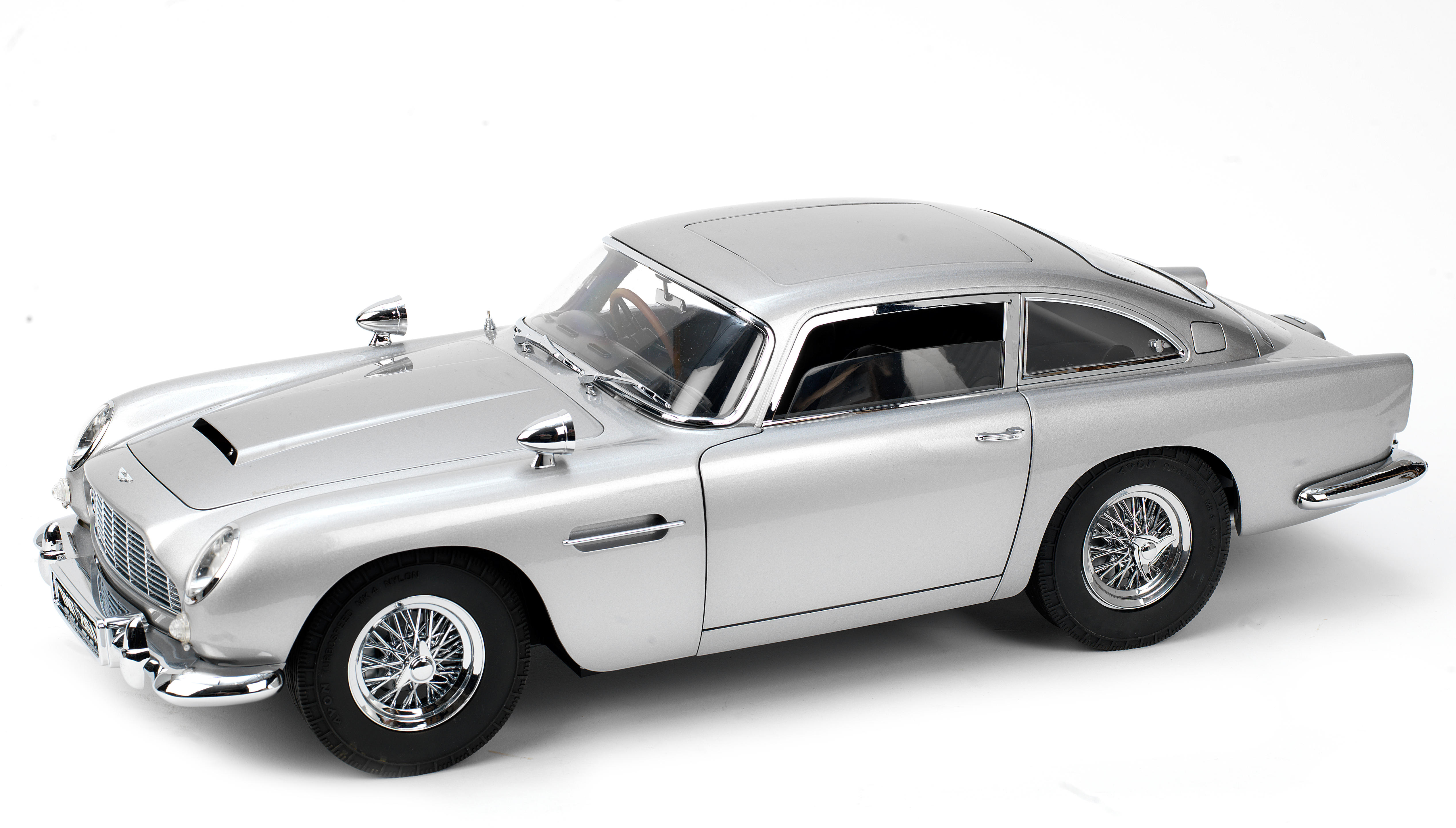 Bonhams Cars : A 18 scale model of the James Bond 'Goldfinger' Aston ...