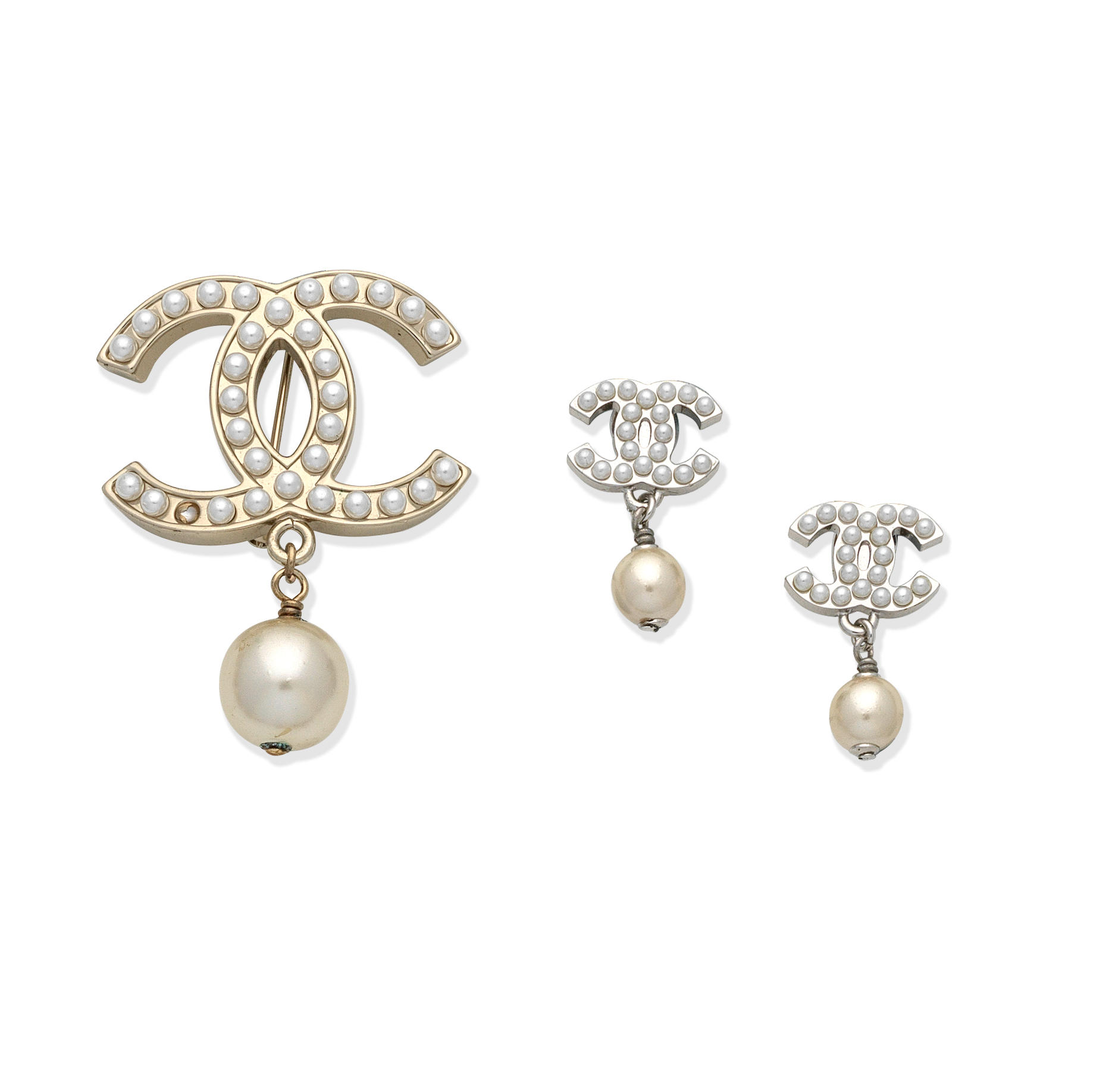 Bonhams : CHANEL A CC AND SIMULATED PEARL MATCHED BROOCH AND EARRING SET  2004 and 2005 (Includes box)
