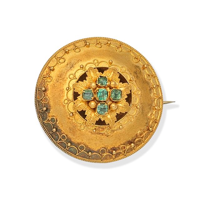 EMERALD-SET BROOCH,