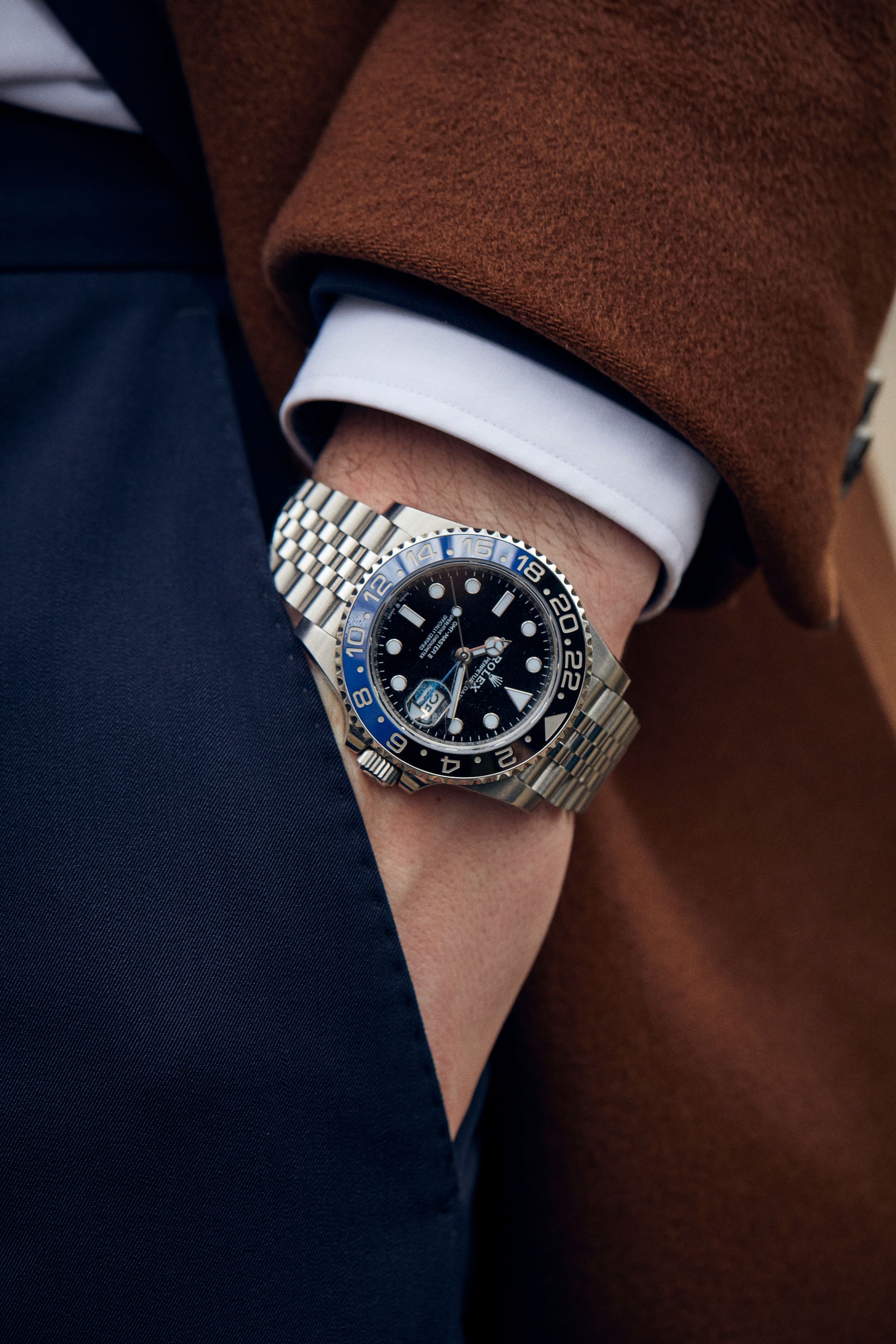 Bonhams A stainless steel automatic calendar bracelet