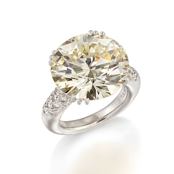 Graff Single Stone Rings Bonhams : GRAFF: DIAMOND SINGLE-STONE RING