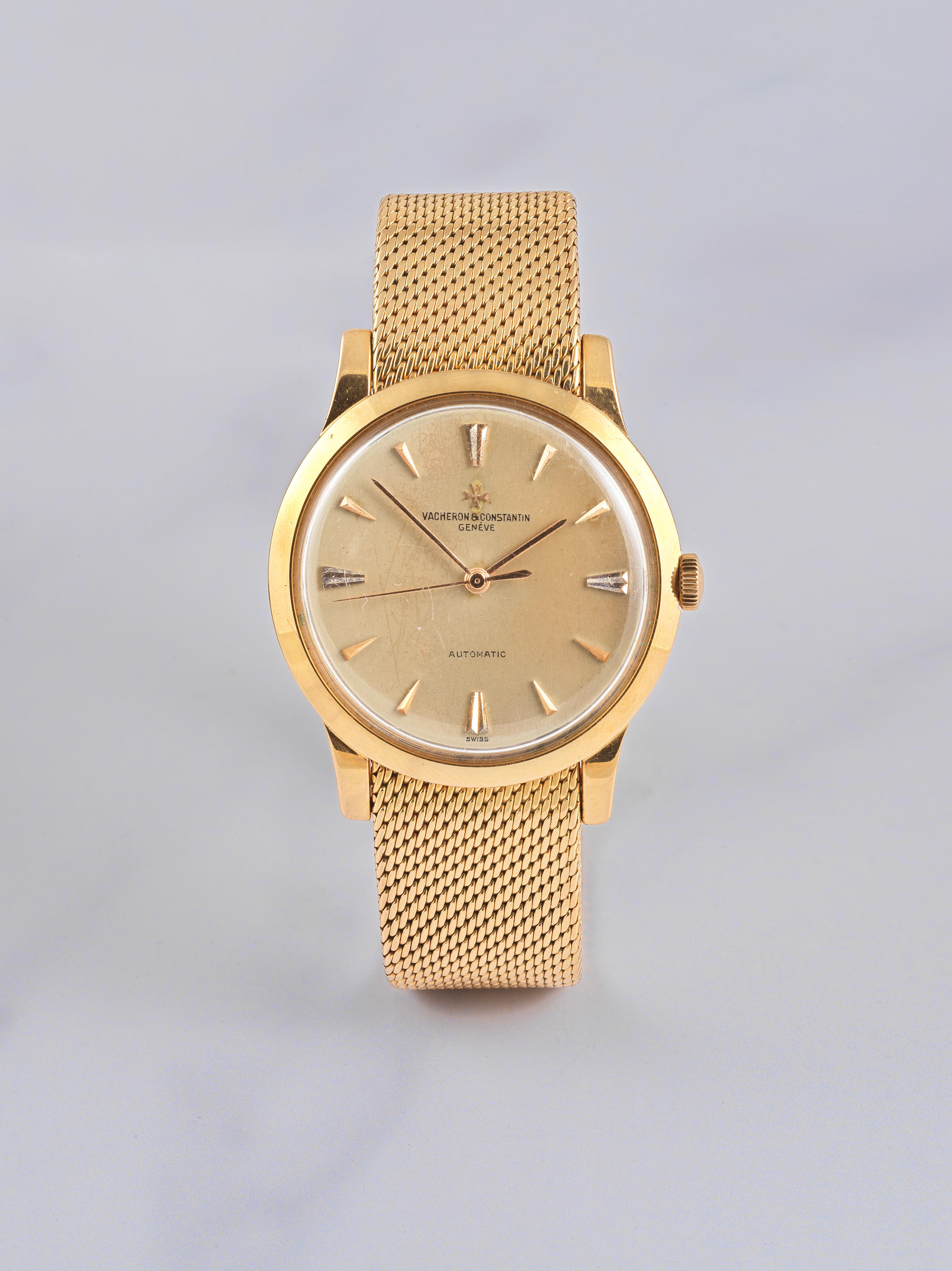 Tank Montre bracelet en or jaune, Yellow gold wristwatch Vers 1971, Circa  1971, Fine Watches, 2023