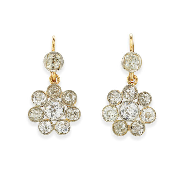 Bonhams : PAIR OF DIAMOMD CLUSTER EARRINGS