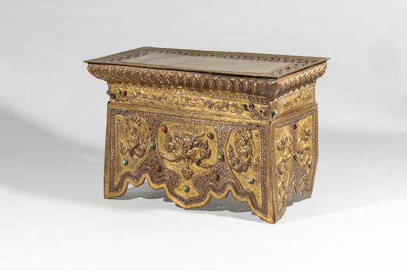 Bonhams Cornette de Saint Cyr : PETITE TABLE D'AUTEL EN CUIVRE REPOUSSÉ ...