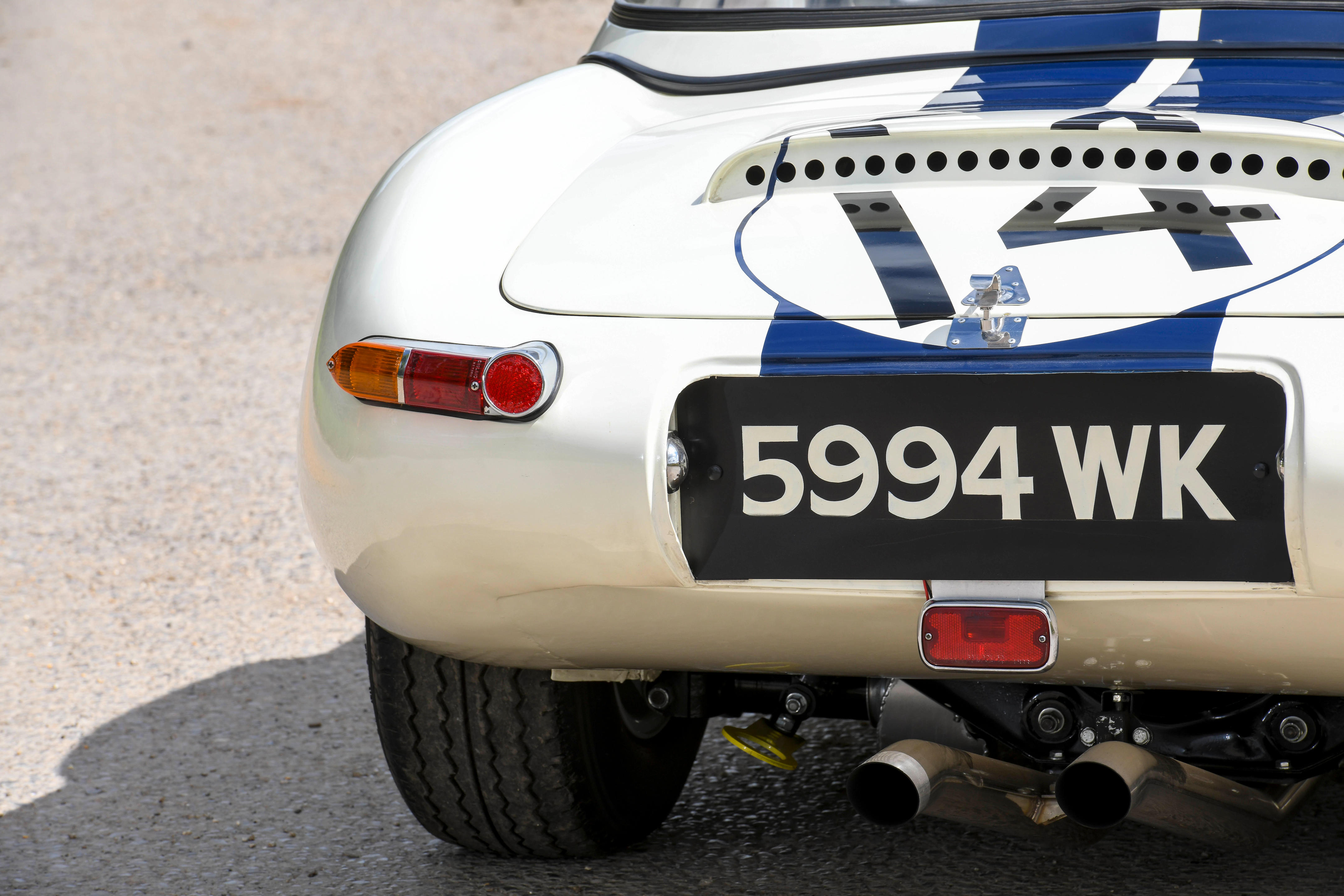  Jaguar E-type Roadster 3.8 semi-lightweight