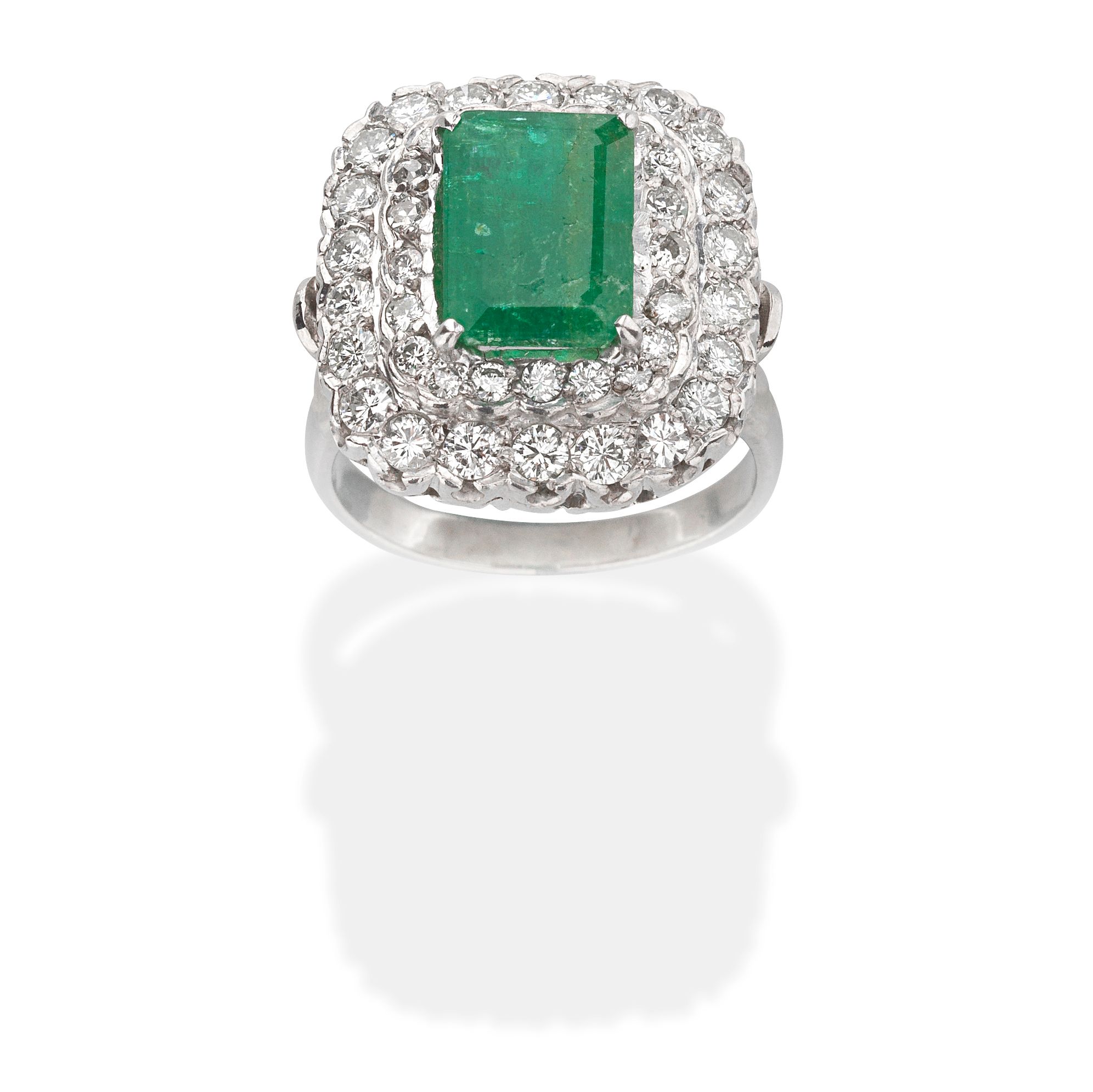 EMERALD AND DIAMOND CLUSTER RING