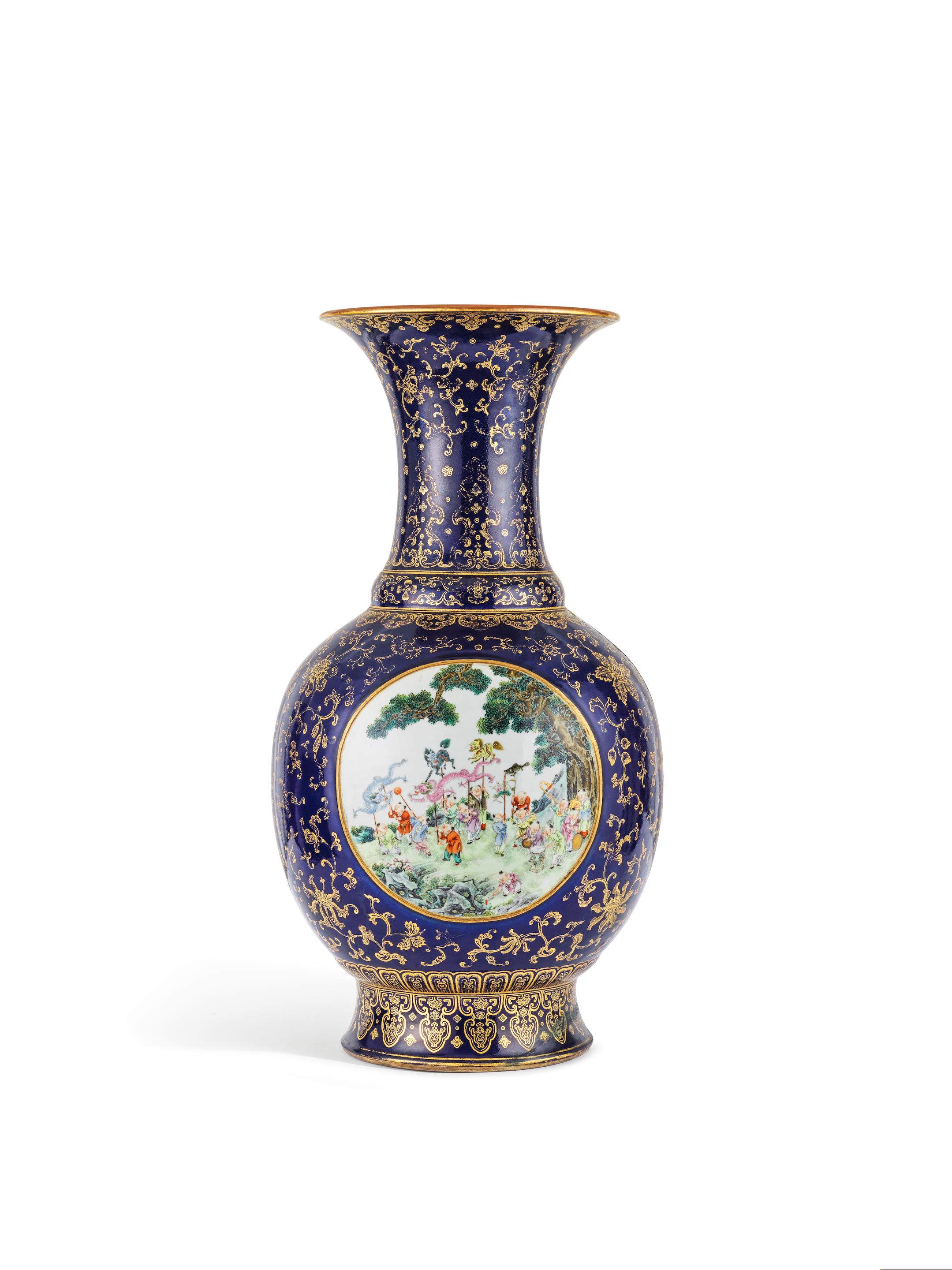 Bonhams Cars : Magnifique Et TrÈs Rare Grand Vase En Porcelaine De La 