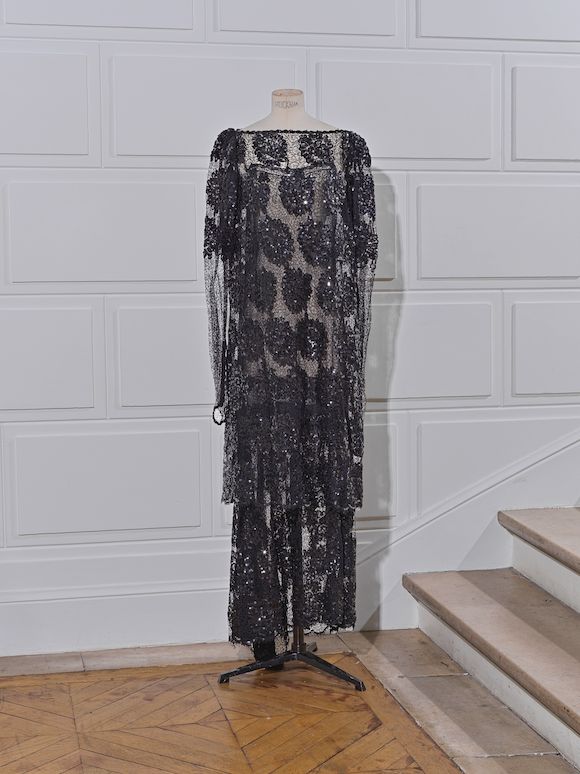 Ensemble Robe Cocktail noire, rehaussée de ronds pour Fashion Royalty