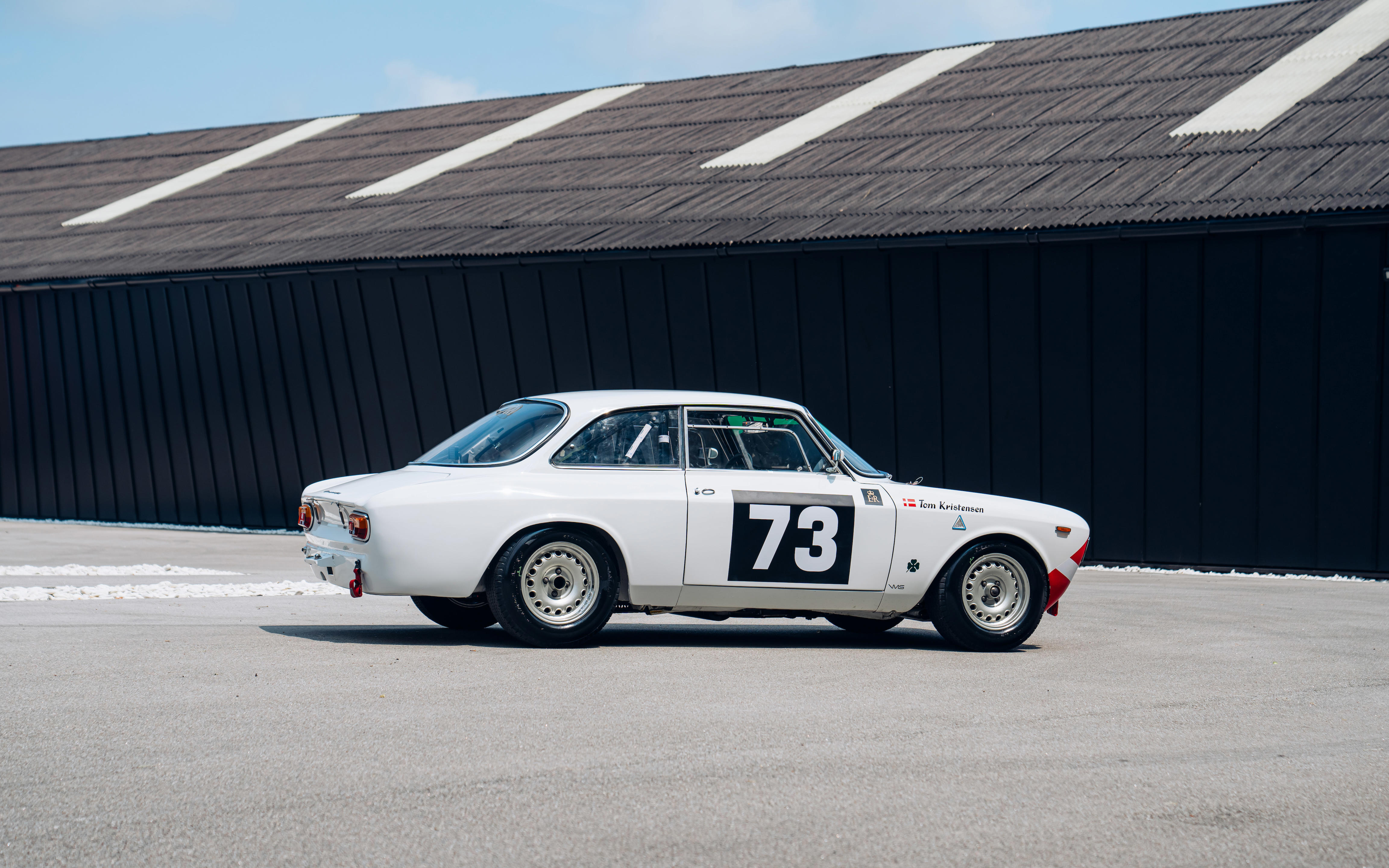 Black 1965 Alfa Romeo Giulia Sprint GTA 1/18 Road Signature