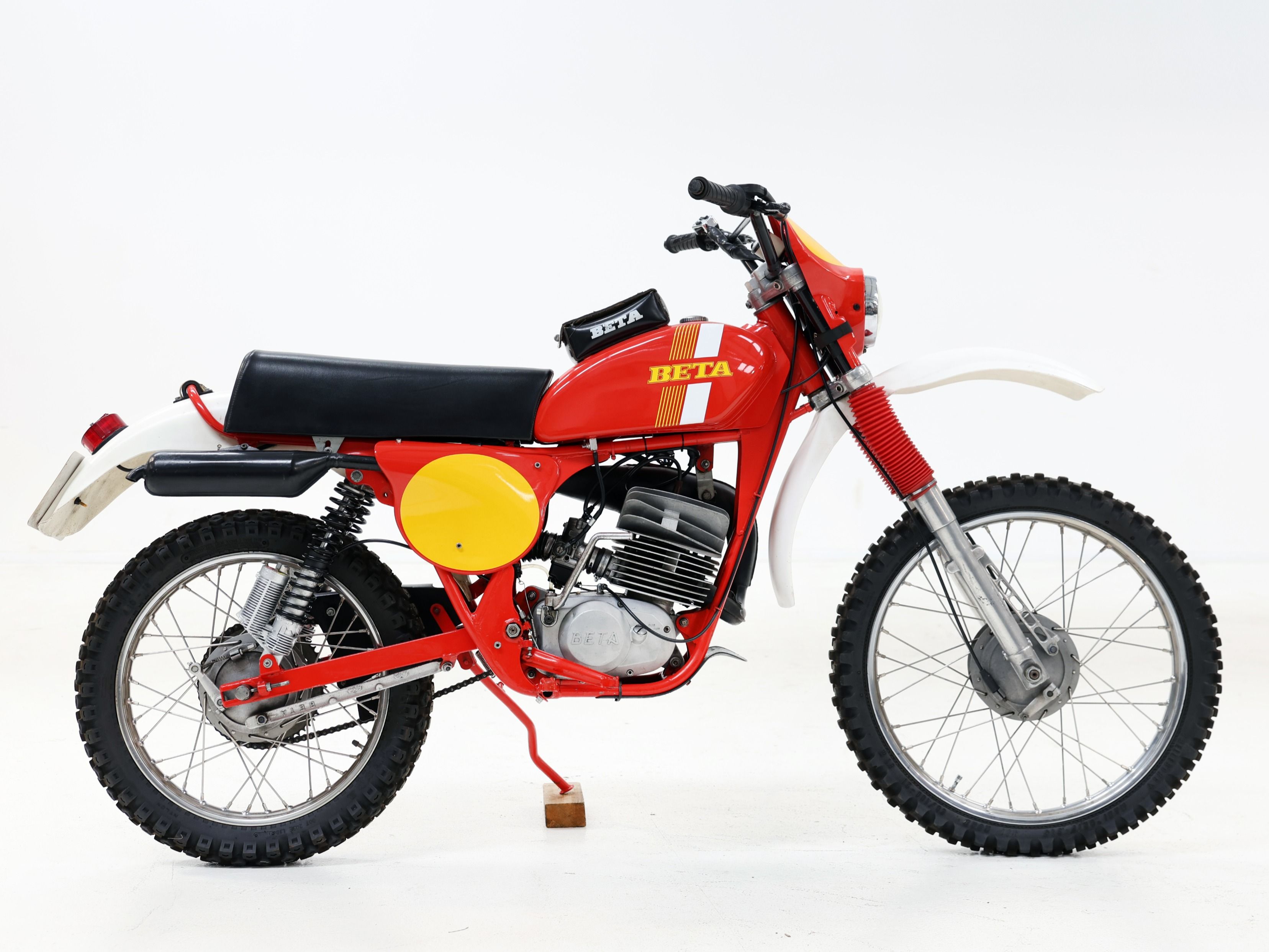 Bonhams Cars : 1978 Beta RC125 Enduro Frame no. S1MR8*007596* Engine no ...