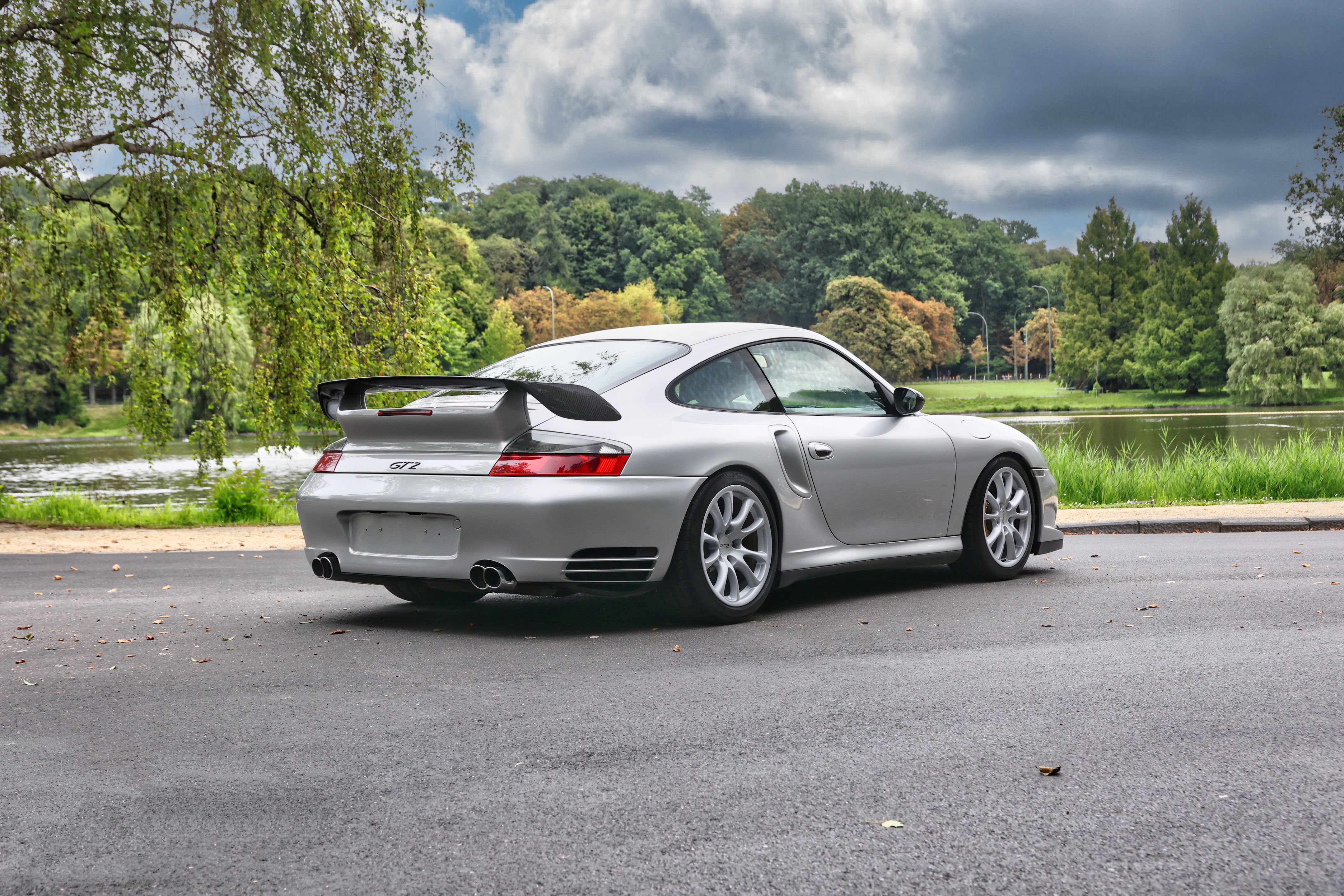 onchikunです。② Bonhams Cars : 2004 Porsche 996.2 GT2 Chassis no
