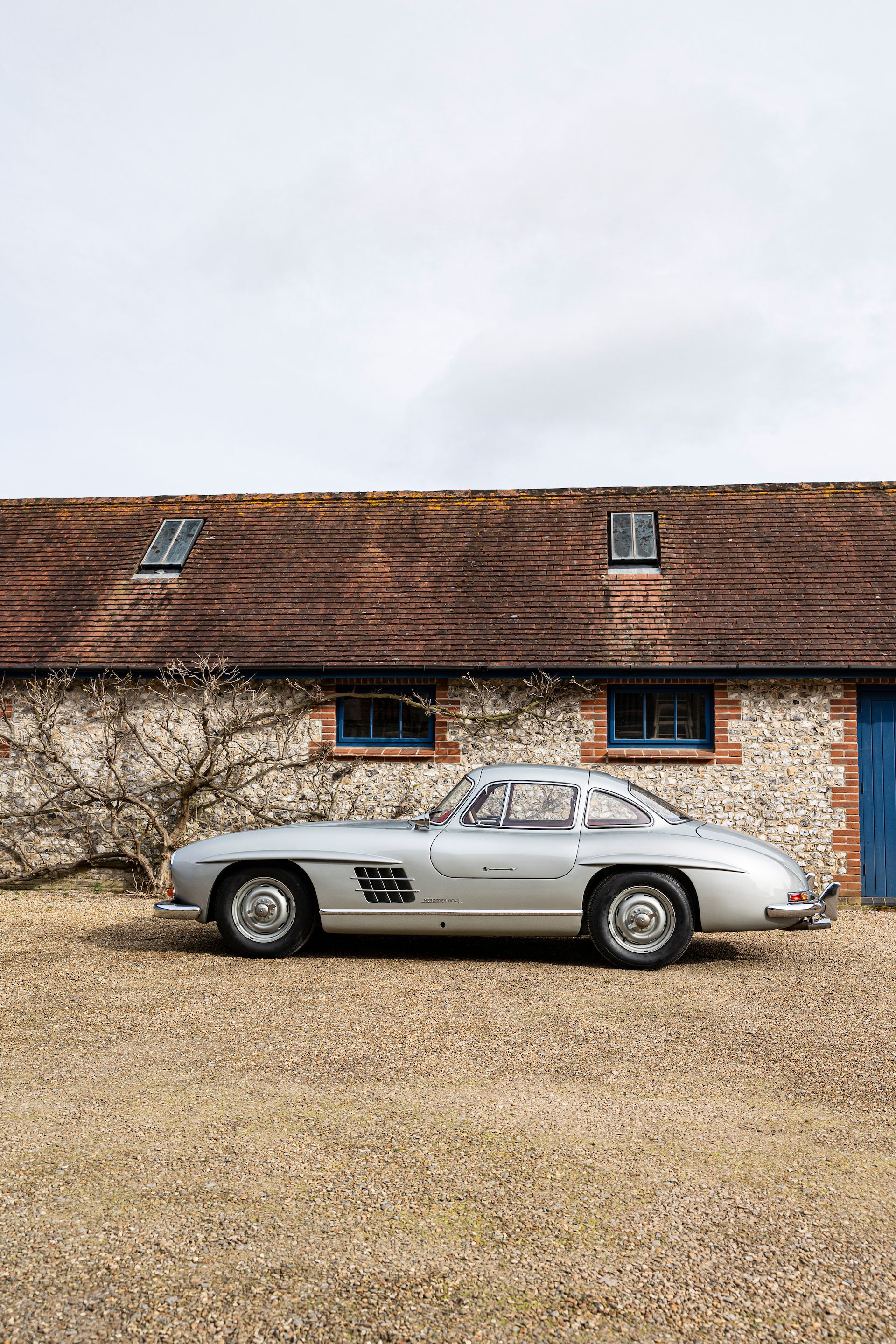Bonhams Cars : 1955 Mercedes-Benz 300 SL 'Gullwing' Coupé Chassis no.  1980405500152 Engine no. 1989805500170, image size:1920x2880