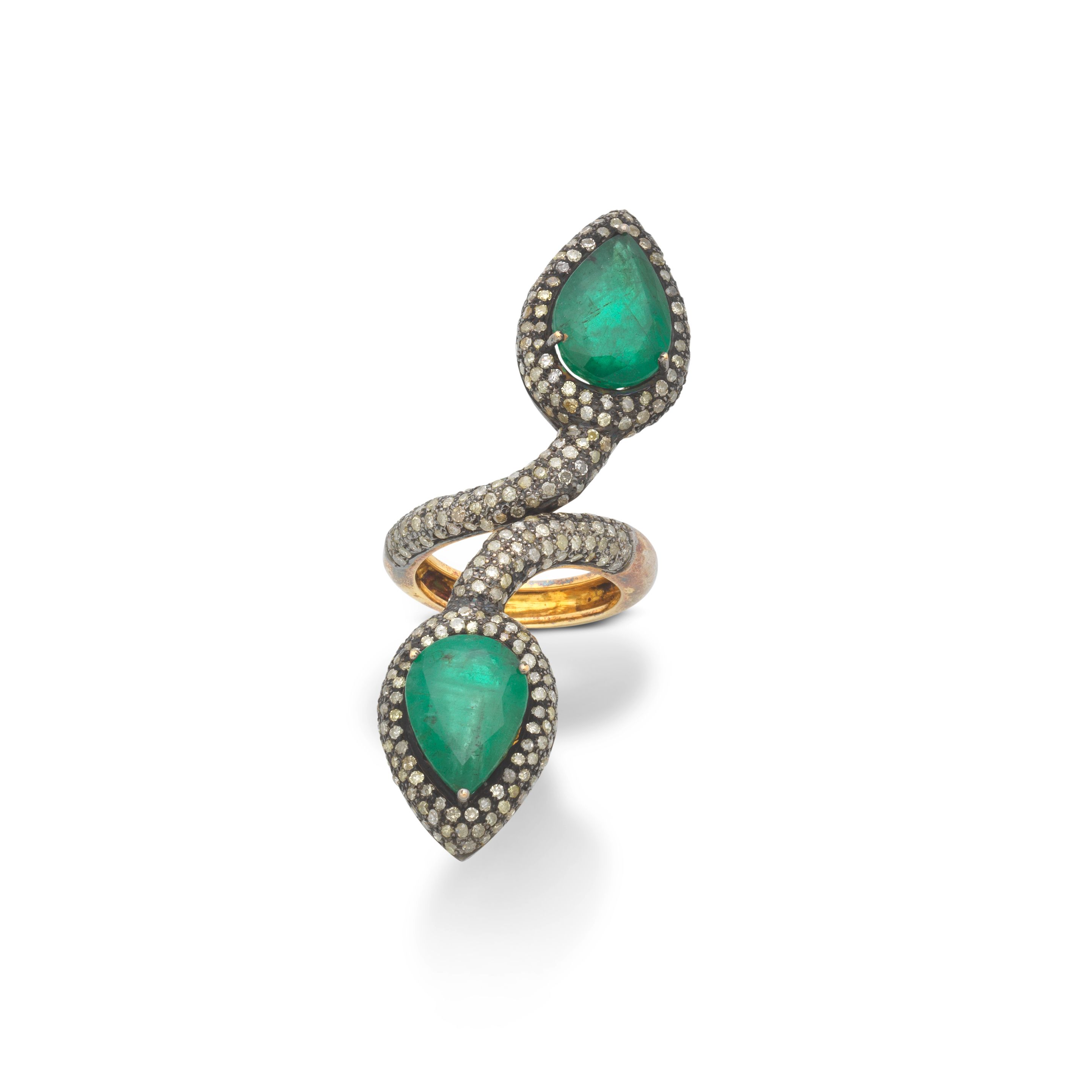 EMERALD AND DIAMOND RING