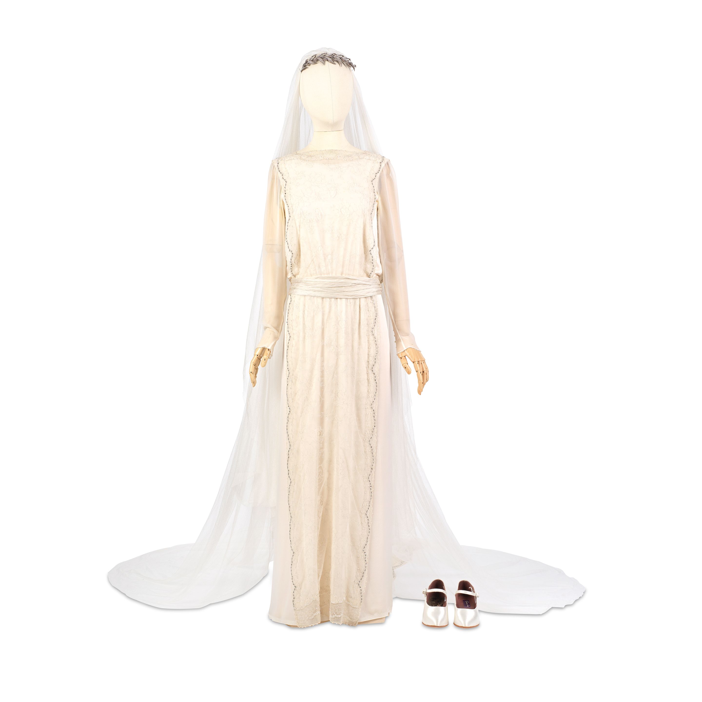 Michelle Dockery (as Lady Mary): Wedding dress and accessories, worn for  the marriage of Lady Mary Crawley to Matthew Crawley Season 3, Episode 1 4  - Bonhams