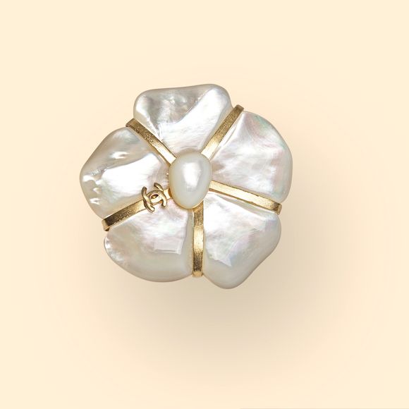 Broche Artistique Dominique Denaive 1915 - Résine Nacrée - Occasion En État Neuf