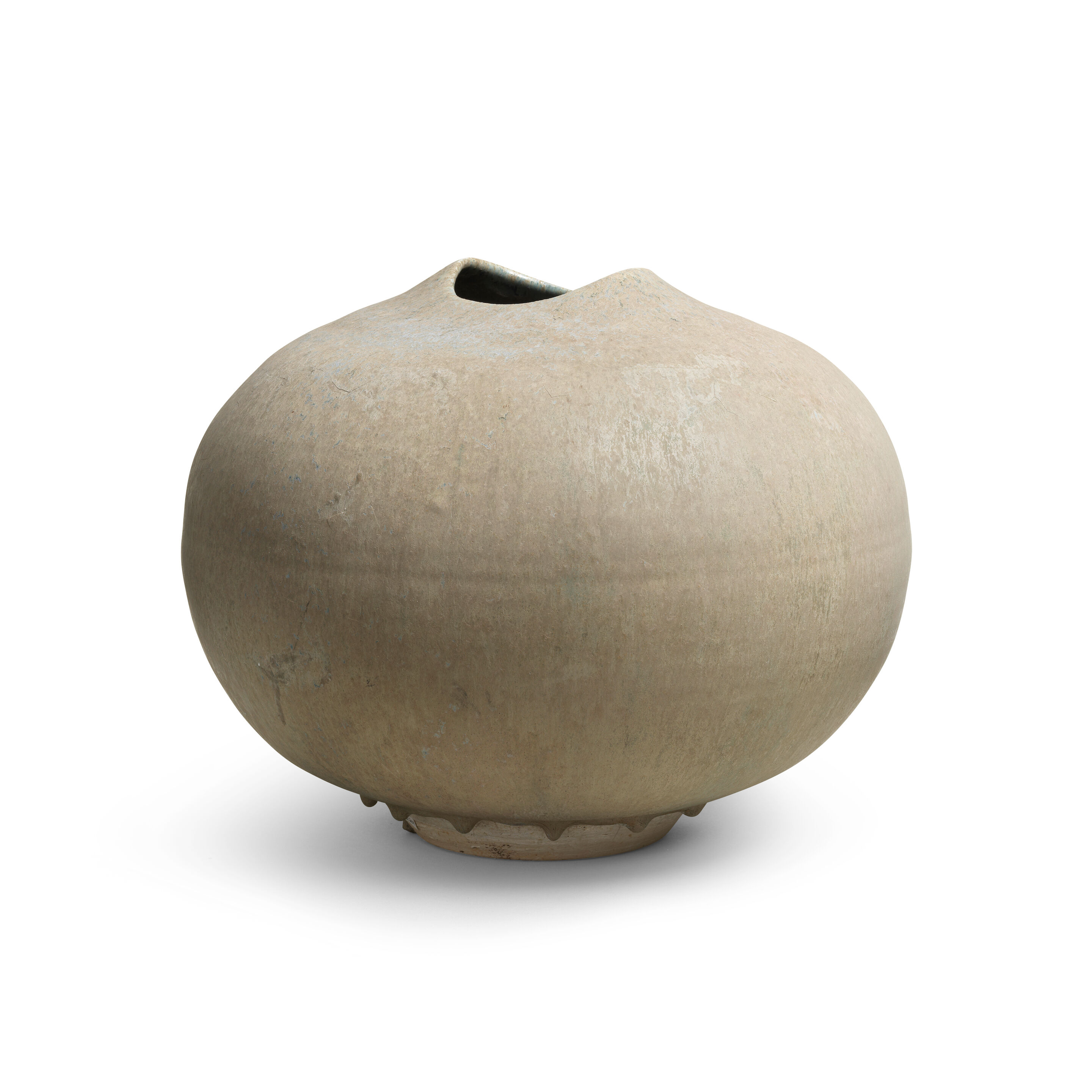 Large globular pot