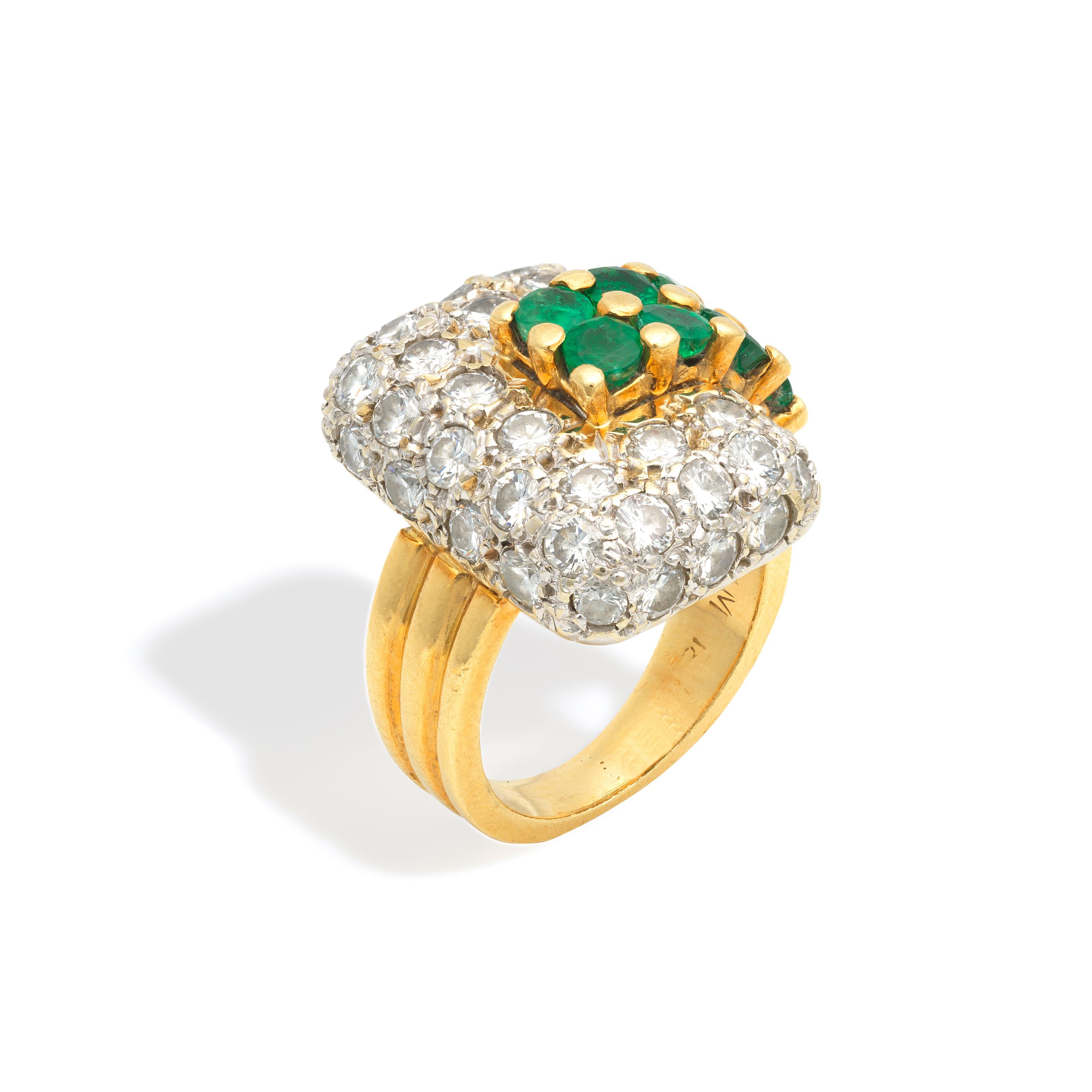 DIAMOND AND EMERALD RING