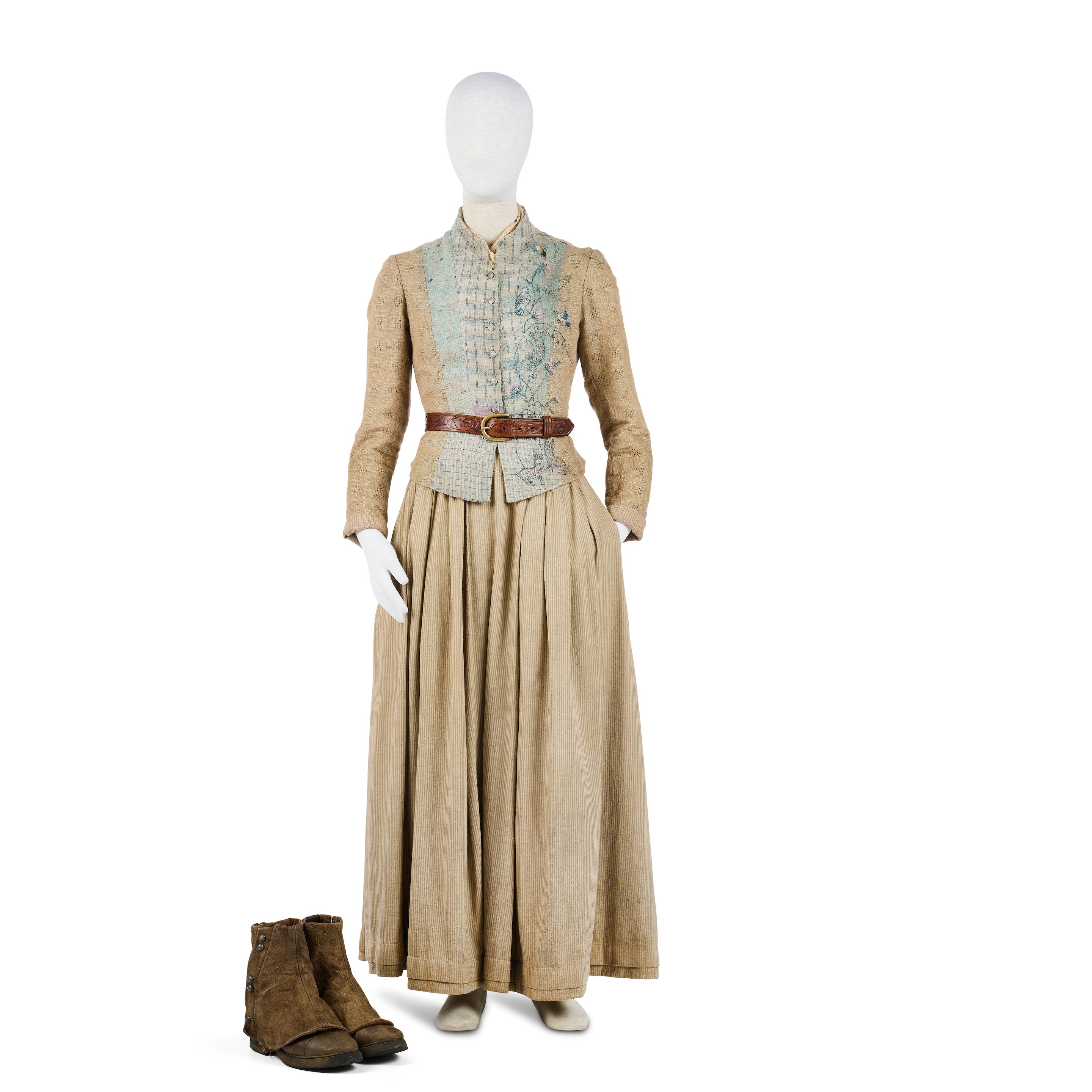 Bonhams : Michelle Dockery (as Lady Mary): Wedding dress and accessories,  worn for the marriage of Lady Mary Crawley to Matthew Crawley Season 3,  Episode 1 4