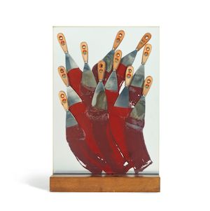 Sans titre, 1990 Accumulation de spatules à peinture avec de l'acrylique dans du PlexiglasSignée et numérotée 41/100Editée par Diego Strazzer, Verone66,8 x 44 x 14,5 cm (avec le socle)Accumulation of paint scrapers with acrylic in plexiglas, signed and numbered 41/100