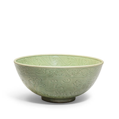 A LONGQUAN CELADON DEEP BOWL Ming Dynasty