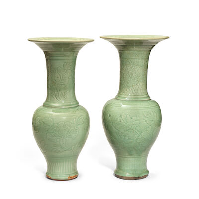 A RELATED PAIR OF CARVED LONGQUAN CELADON 'FLORAL' VASES, YENYEN Ming Dynasty (2)