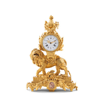 Pendule au lion de style Transition en bronze doréA Transitional style ormolu Pendule 'au Lion' clock Brodon, Place Dauphine