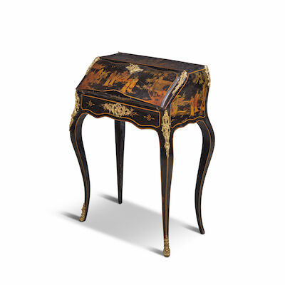 Bureau de pente en bois peint à l'imitation de la laque de Chine par la maison Perret-Vibert, fin XIXe-début XXe siècleA wooden desk painted to resemble Chinese lacquer by Perret-Vibert, late 19th-early 20th century