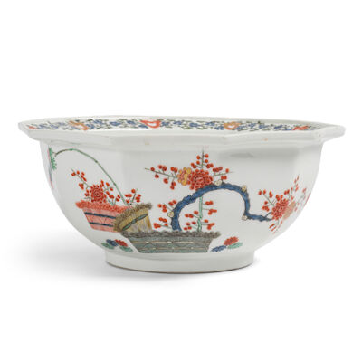 Bol décagonal en porcelaine de Meissen, vers 1735 A Meissen ten-sided bowl, circa 1735