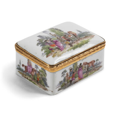 Tabatière en porcelaine allemande avec monture en or 750°/°°, vers 1770 A German porcelain 750°/°° gold-mounted snuff box, circa 1770