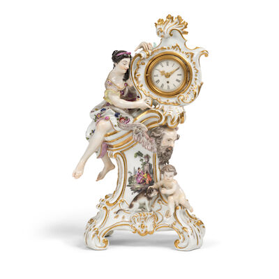 Pendule en porcelaine de Meissen, vers 1750 A Meissen clock case, circa 1750
