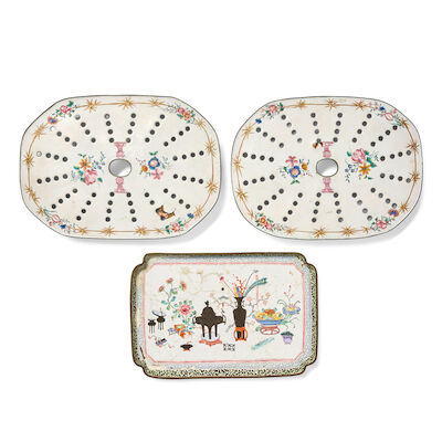 A PAIR OF RARE PAINTED ENAMEL 'ARMORIAL' MAZARINES TOGETHER WITH A TRAY 18th Century