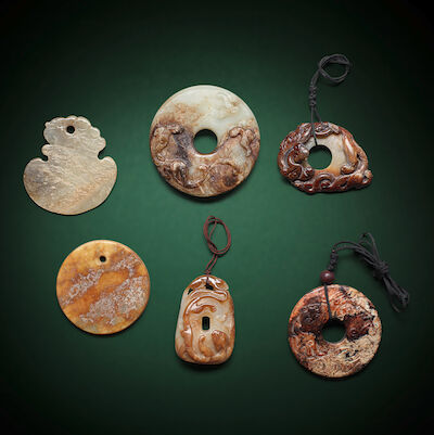 A GROUP OF SIX ARCHAISTIC JADE PLAQUES 20th century (6)
