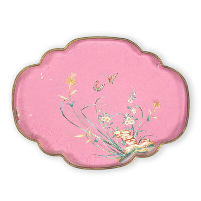 A PAINTED ENAMEL PINK-GROUND QUATREFOIL DISH Qianlong