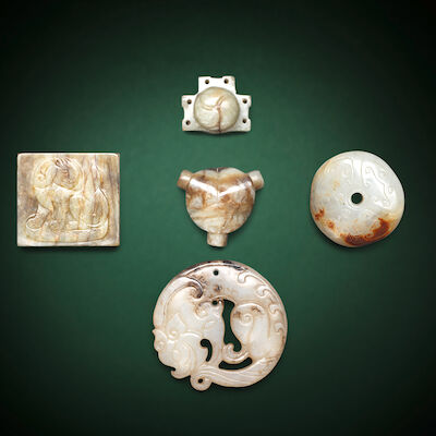 TWO FITTINGS, AN ARCHAISTIC BI, A 'CHILONG' PENDANT AND A 'LION' PLAQUE Probably Tang Dynasty and later (5)