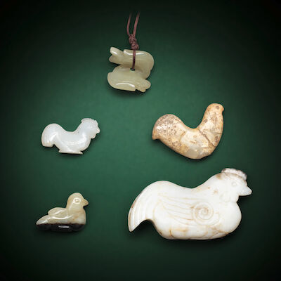 A GROUP OF FIVE JADE BIRD CARVINGS AND PENDANTS Song/Yuan Dynasty and later (5)