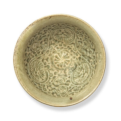 A YAOZHOU CELADON-GLAZED CHRYSANTHEMUM BOWL Northern Song Dynasty