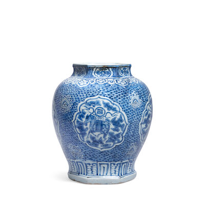 A BLUE AND WHITE 'MYTHICAL BEASTS' JAR Wanli