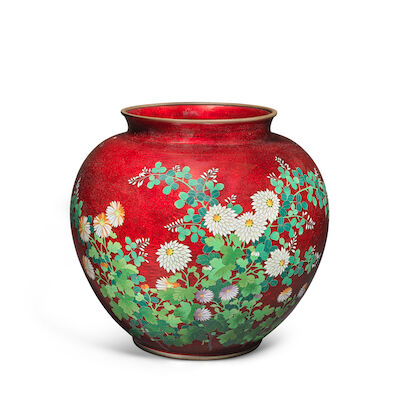 A RED-GROUND CLOISONNÉ ENAMEL VASE Ando Jubei (1876-1953), 20th century
