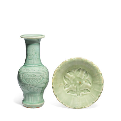 A LONGQUAN CELADON VASE AND A DISH Ming Dynasty (2)