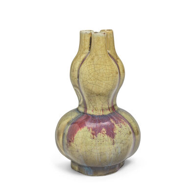 A PURPLE-SPLASHED AND OLIVE-GLAZED TRIPLE-GOURD VASE Qianlong/Jiaqing (2)
