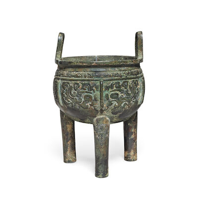 A BRONZE TRIPOD FOOD VESSEL, DING Qing Dynasty, or earlier (2)