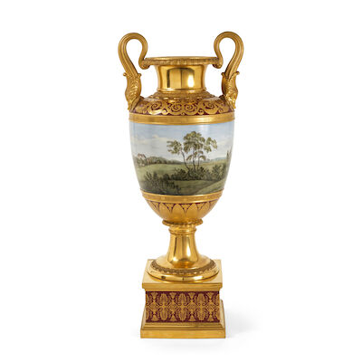 Grand vase à décor topographique de la manufacture royale de Copenhague, vers 1850 A large topographical Royal Copenhagen vase, circa 1850